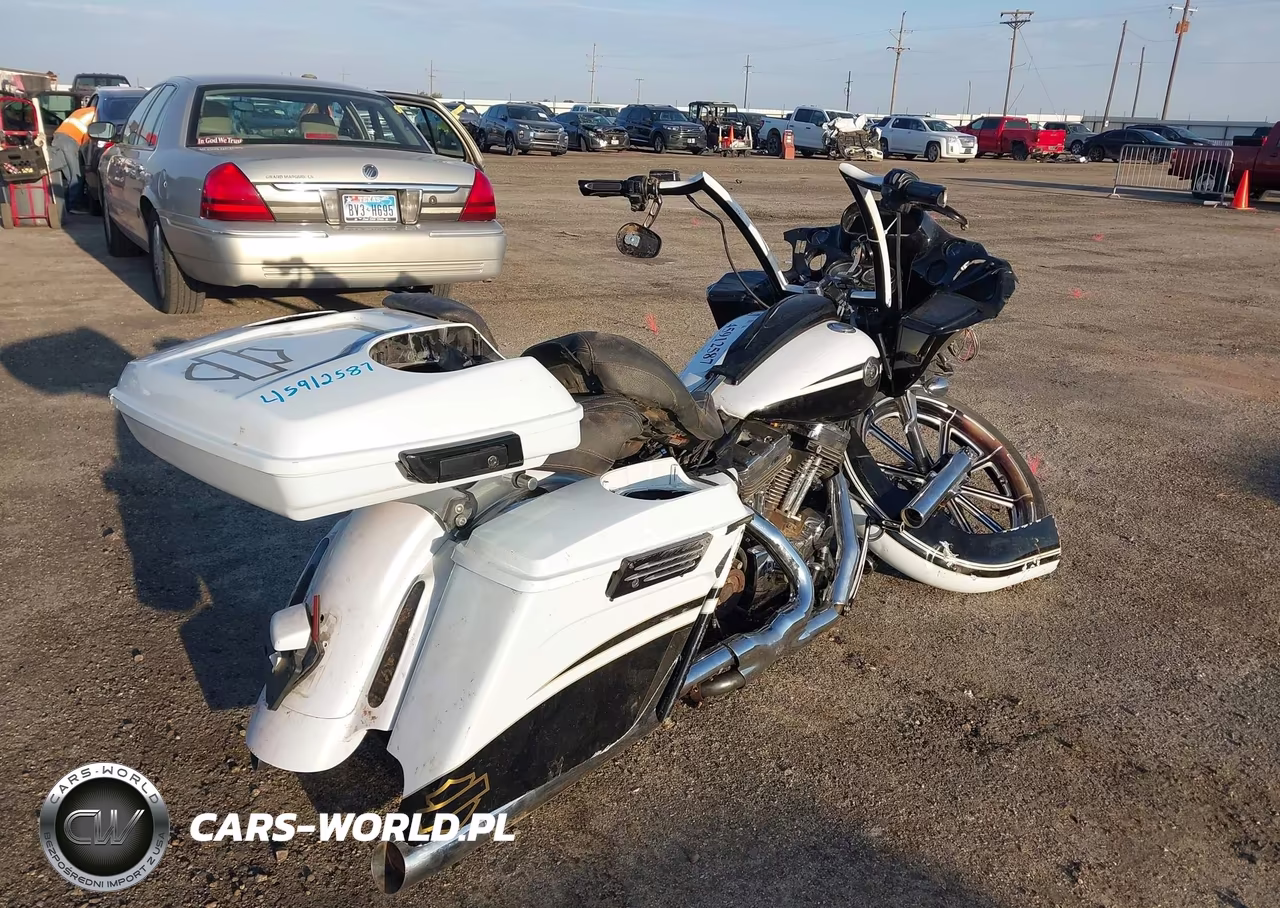 2012 Harley-Davidson Fltrxse Cvo Road Glide Custom VIN:1HD1TC811CB950983 - 4