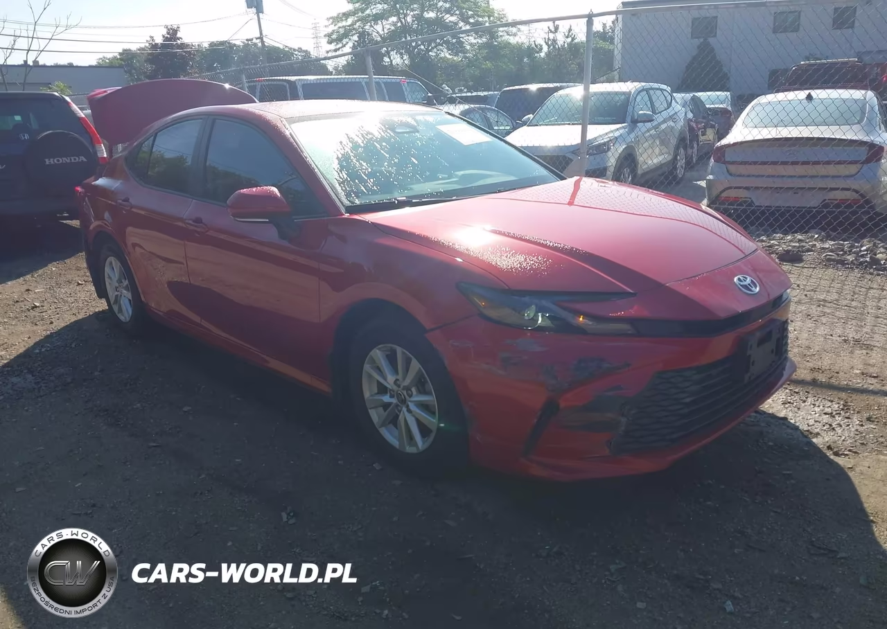 2025 Toyota Camry Le – zdjęcie 1 z 17