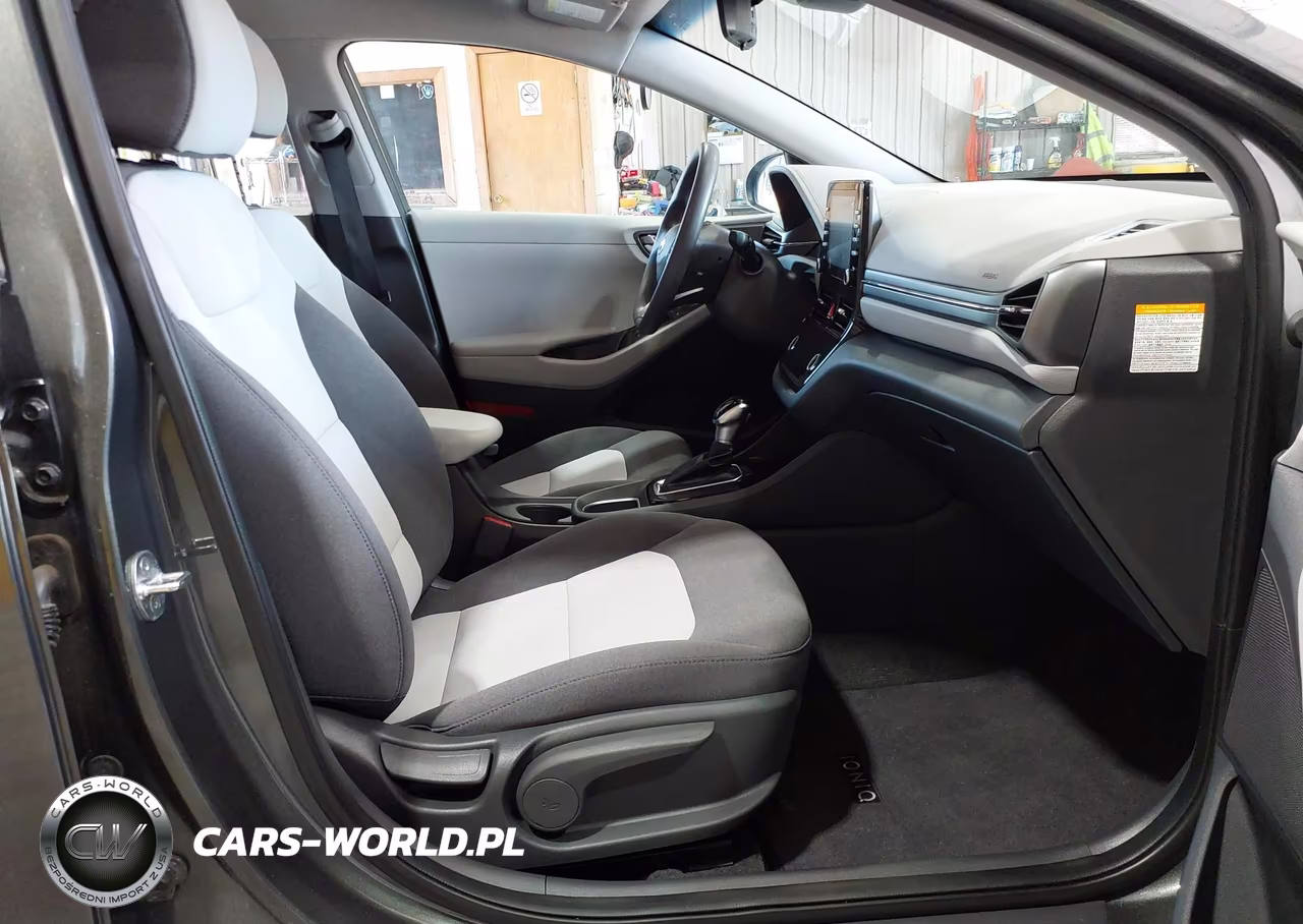 2020 Hyundai Ioniq Hybrid Blue VIN:KMHC65LC6LU221044 - 5