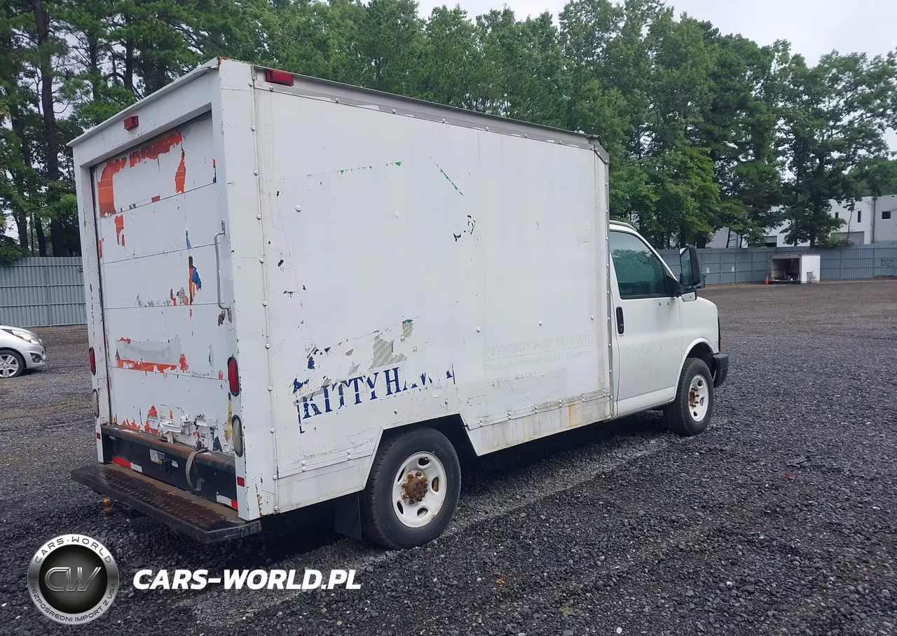 2004 GMC Savana Cutaway Standard VIN:1GDGG31V441902989 - 4