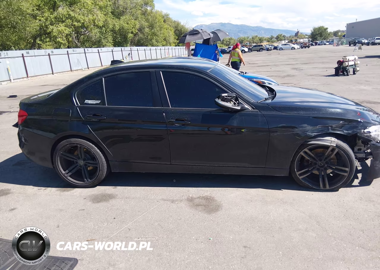 2018 BMW 320I xDrive VIN:WBA8A3C56JA357779 - 13