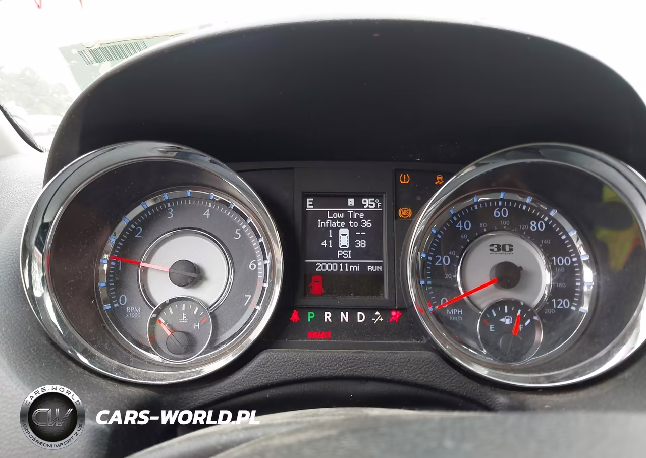 2014 Chrysler Town & Country Touring-L 30Th Anniversary VIN:2C4RC1CG7ER418355 - 16