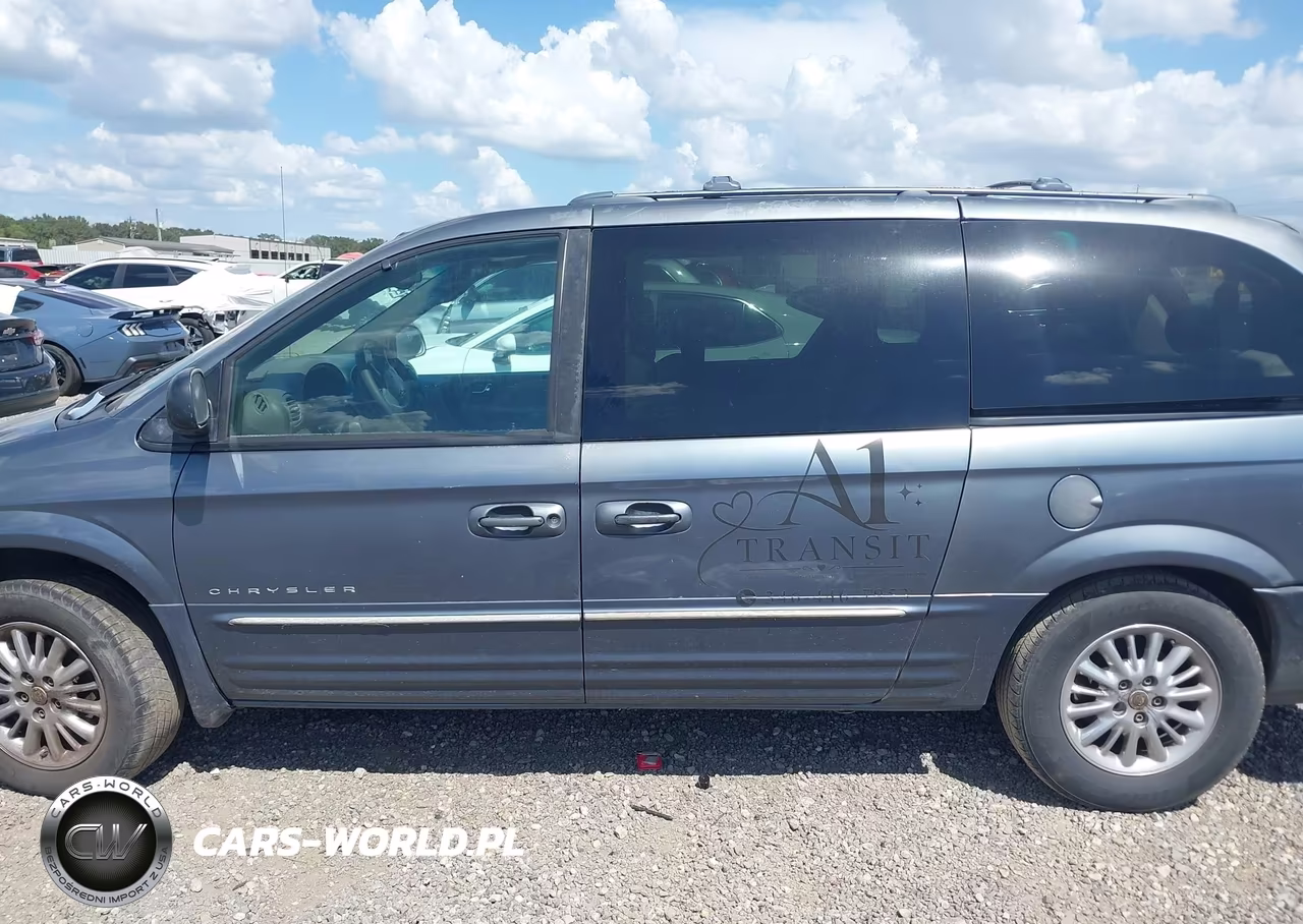 2001 Chrysler Town & Country Limited VIN:2C8GP64L21R341973 - 15