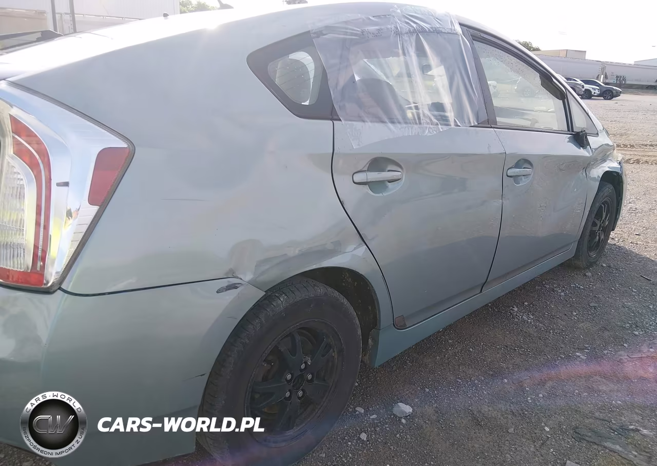 2014 Toyota Prius Two VIN:JTDKN3DU0E1848034 - 4