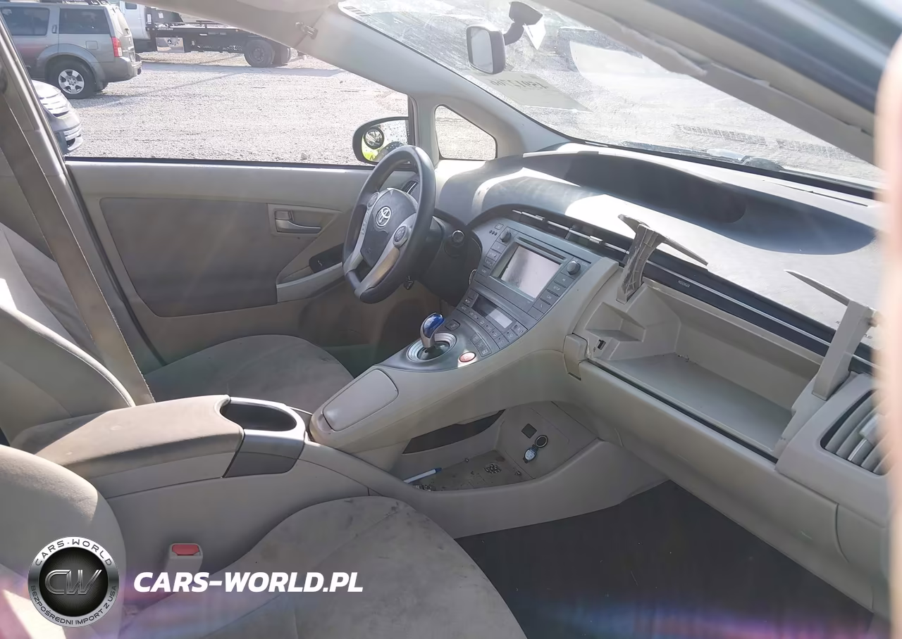 2014 Toyota Prius Two VIN:JTDKN3DU0E1848034 - 5
