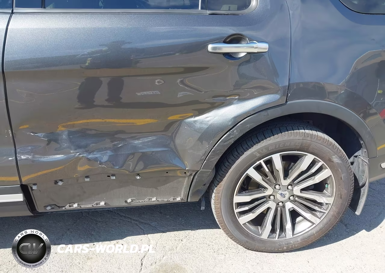2019 Ford Explorer Platinum VIN:1FM5K8HT1KGA57715 - 6