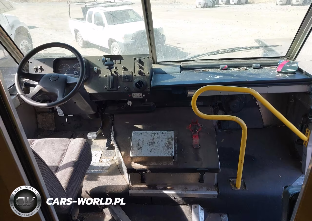 2013 Freightliner Chassis M Line Walk-In Van VIN:4UZAC3DVXDCFF6883 - 11