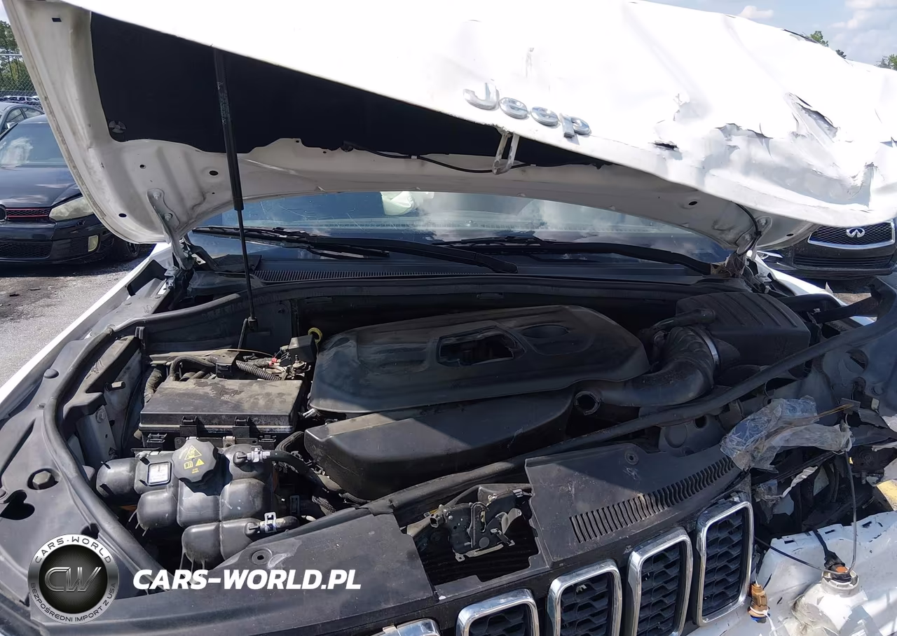 2017 Jeep Grand Cherokee Laredo VIN:1C4RJEAG3HC813873 - 10