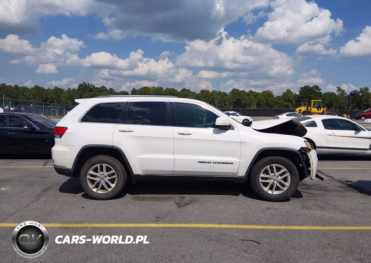 2017 Jeep Grand Cherokee Laredo VIN:1C4RJEAG3HC813873 - 12