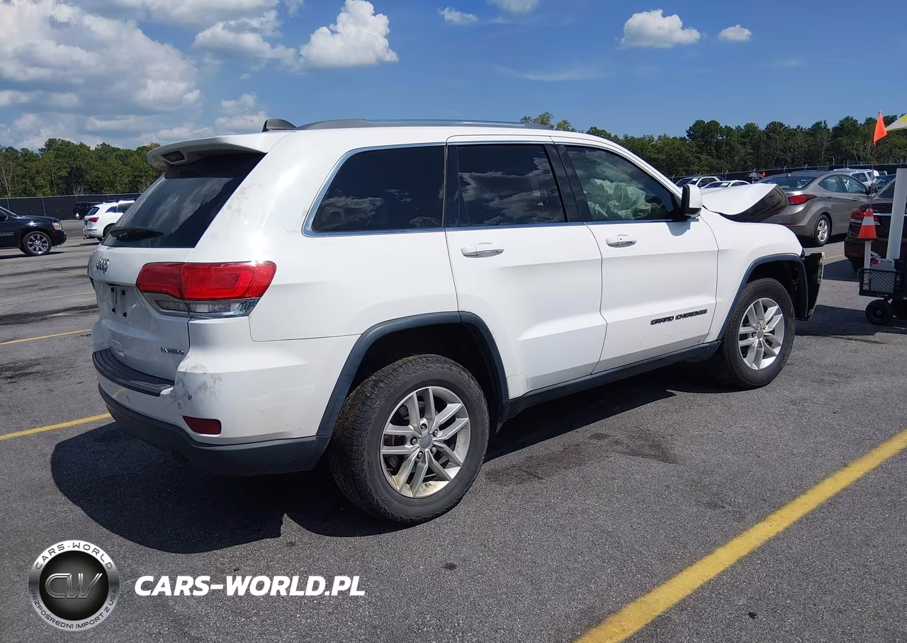 2017 Jeep Grand Cherokee Laredo VIN:1C4RJEAG3HC813873 - 4
