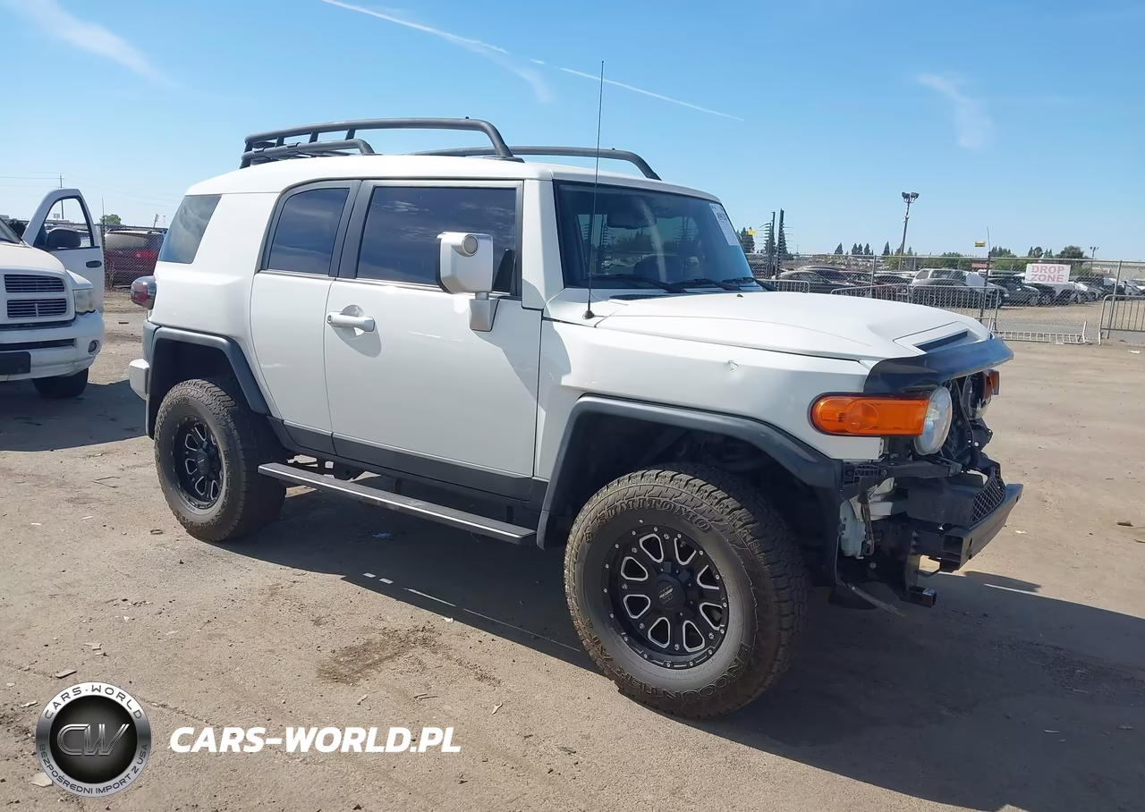 2013 Toyota Fj Cruiser VIN:JTEBU4BF0DK158558 - 1