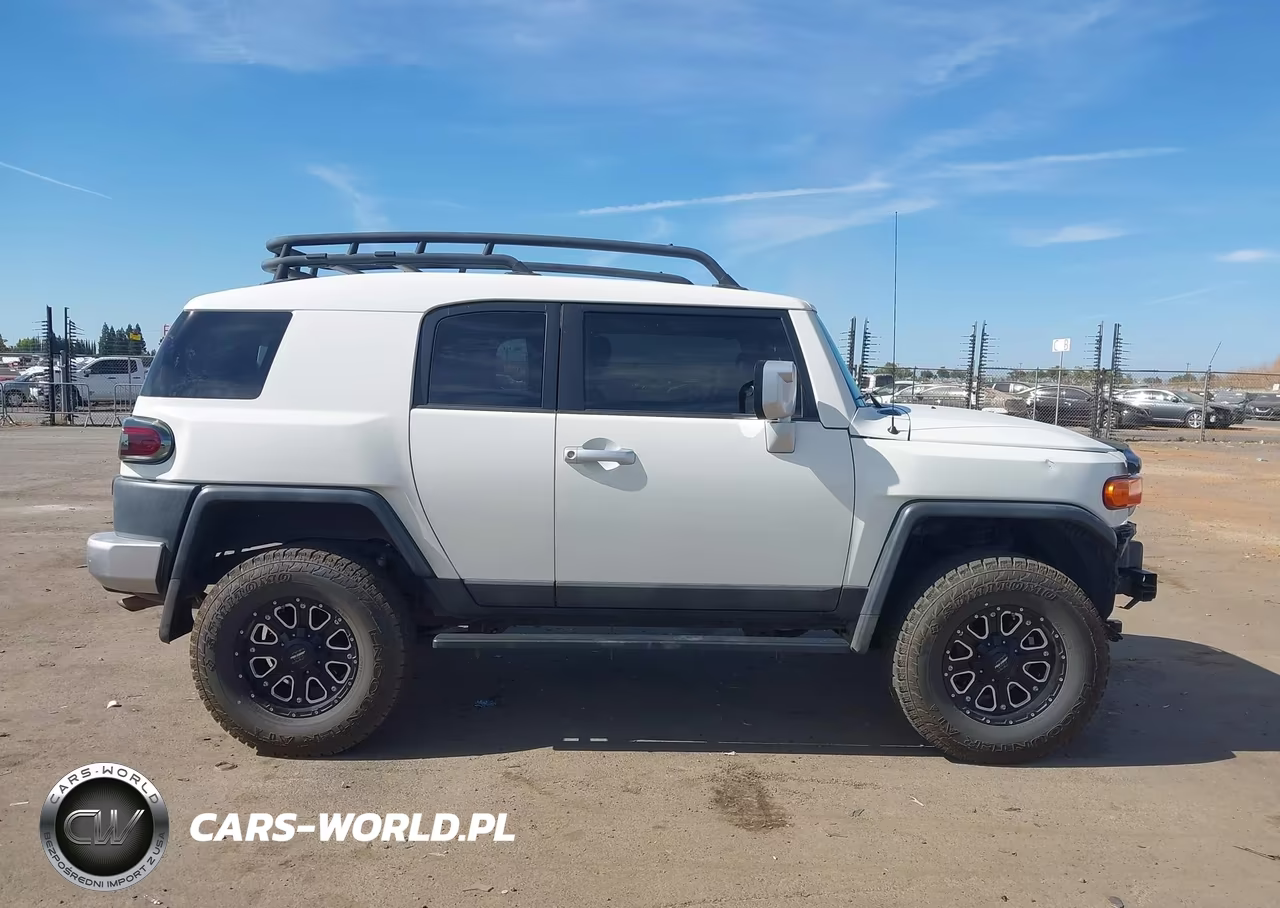 2013 Toyota Fj Cruiser VIN:JTEBU4BF0DK158558 - 14