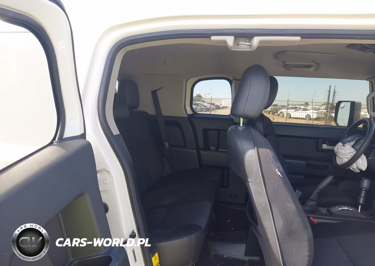2013 Toyota Fj Cruiser VIN:JTEBU4BF0DK158558 - 8