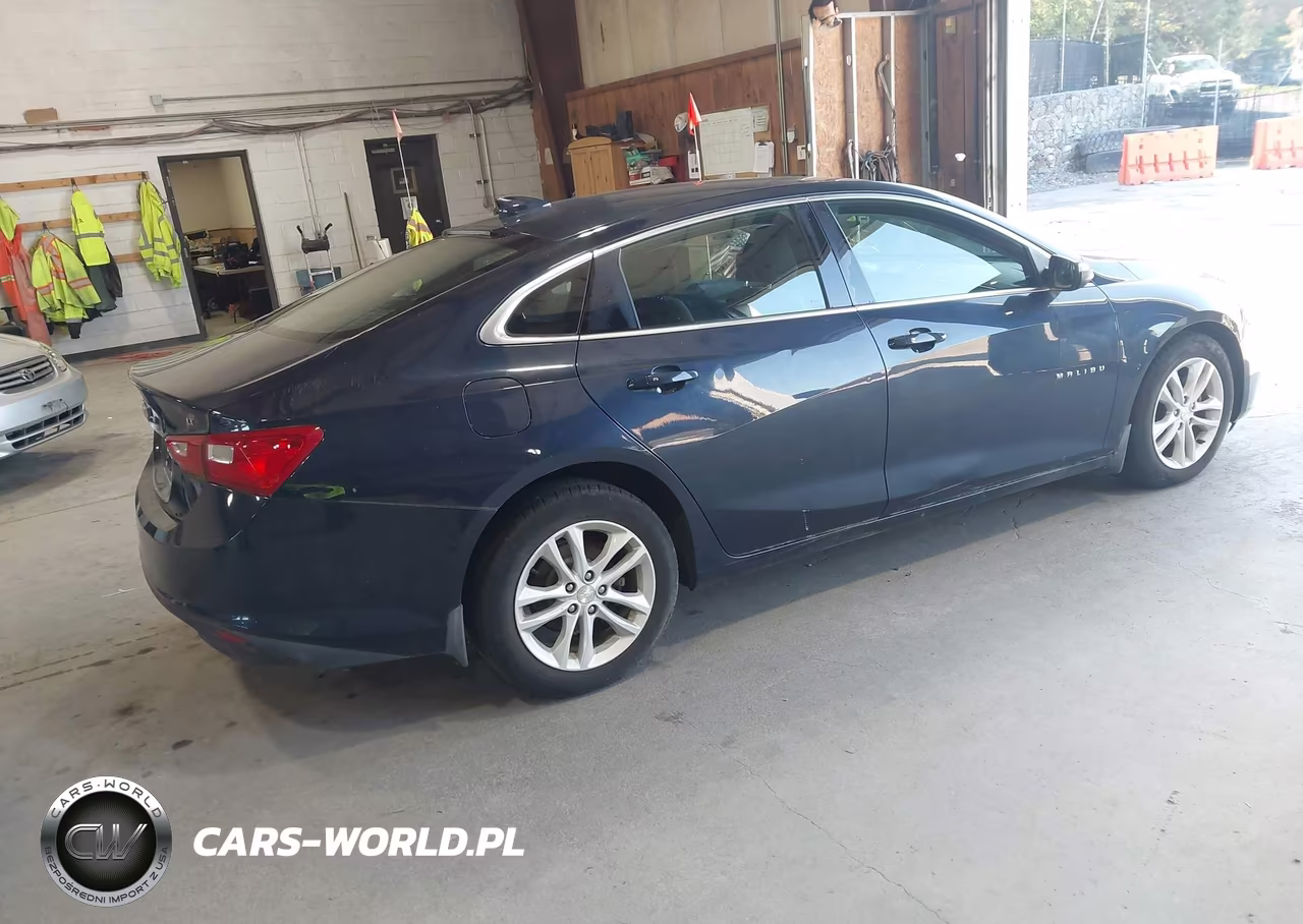 2018 Chevrolet Malibu Lt VIN:1G1ZD5ST2JF113410 - 4