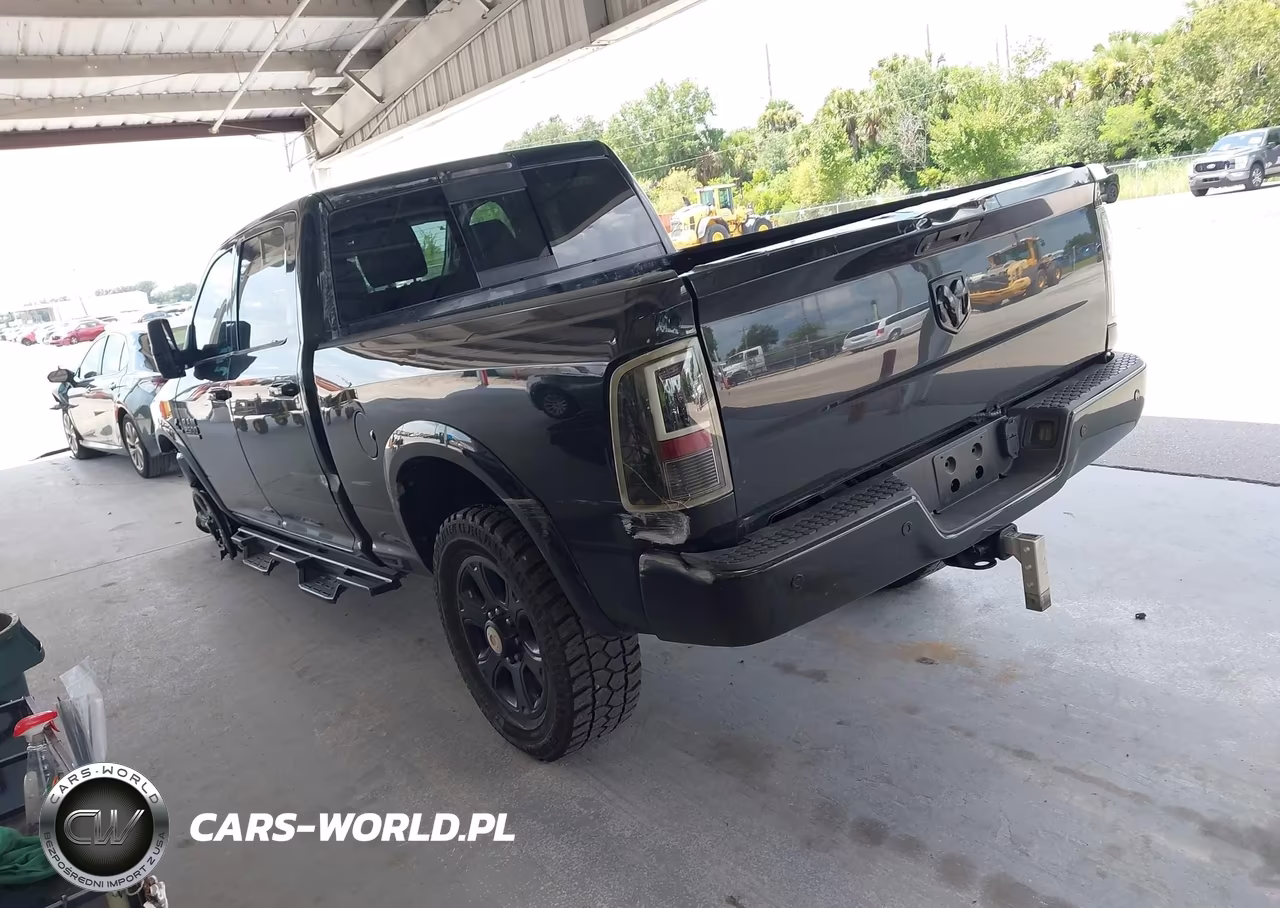 2016 Ram 2500 Laramie VIN:3C6UR5FLXGG211564 - 3