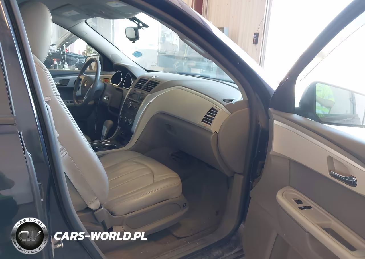 2011 Chevrolet Traverse Ls VIN:1GNKREEDXBJ372764 - 5
