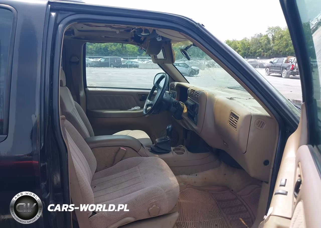 1997 Chevrolet Blazer Ls VIN:1GNDT13W8VK111834 - 5