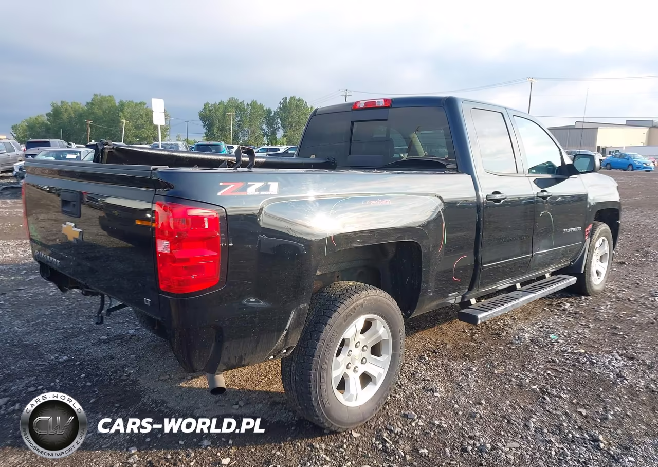 2018 Chevrolet Silverado 1500 2Lt VIN:1GCVKRECXJZ338333 - 4
