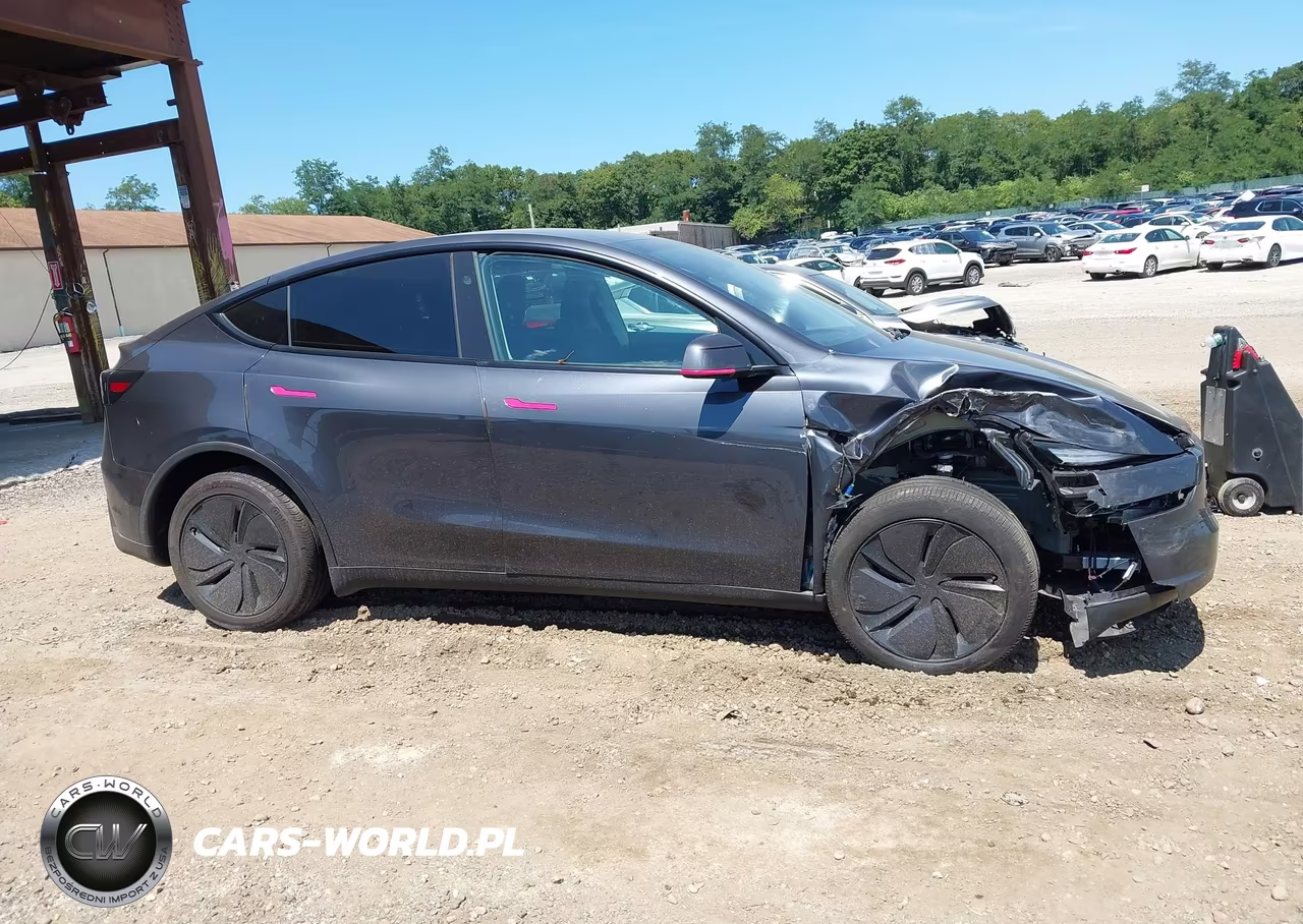 2026 Tesla Model Y All-Wheel Drive-Long Range Launch Series-Premium All-Wheel Drive VIN:7SAYGDEE8TA413140 - 13