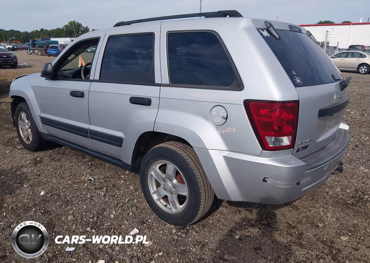 2005 Jeep Grand Cherokee Laredo VIN:1J4GR48K95C714064 - 3