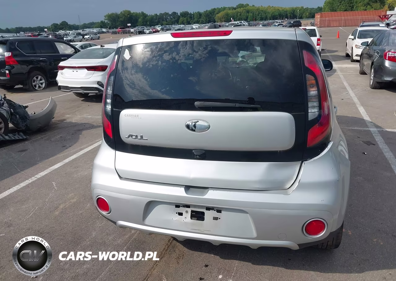 2018 Kia Soul + VIN:KNDJP3A59J7556988 - 17