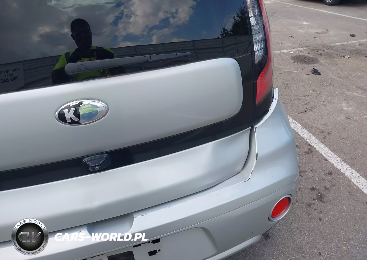 2018 Kia Soul + VIN:KNDJP3A59J7556988 - 21