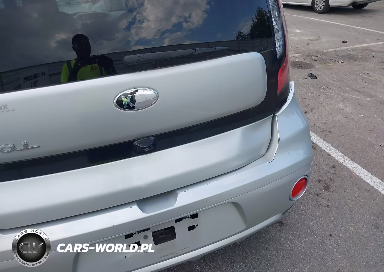 2018 Kia Soul + VIN:KNDJP3A59J7556988 - 22