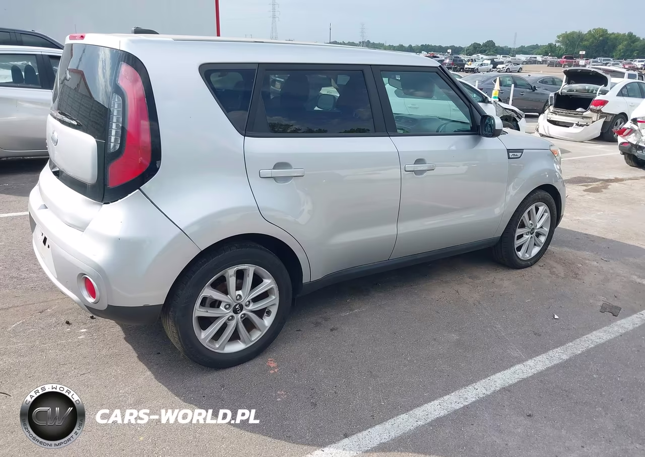 2018 Kia Soul + VIN:KNDJP3A59J7556988 - 4