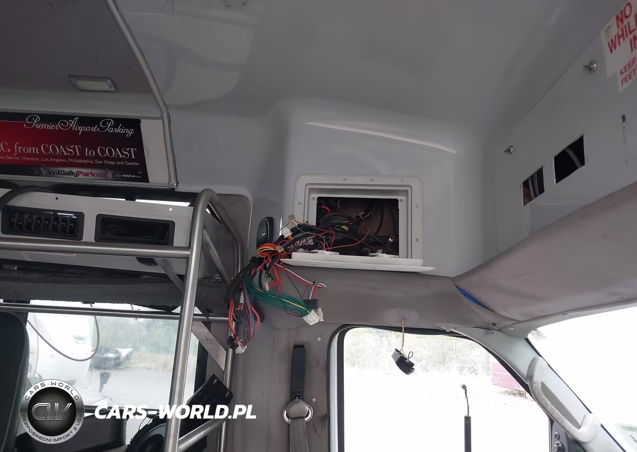 2011 Ford E-350 Cutaway VIN:1FDEE3FS3BDA14872 - 15
