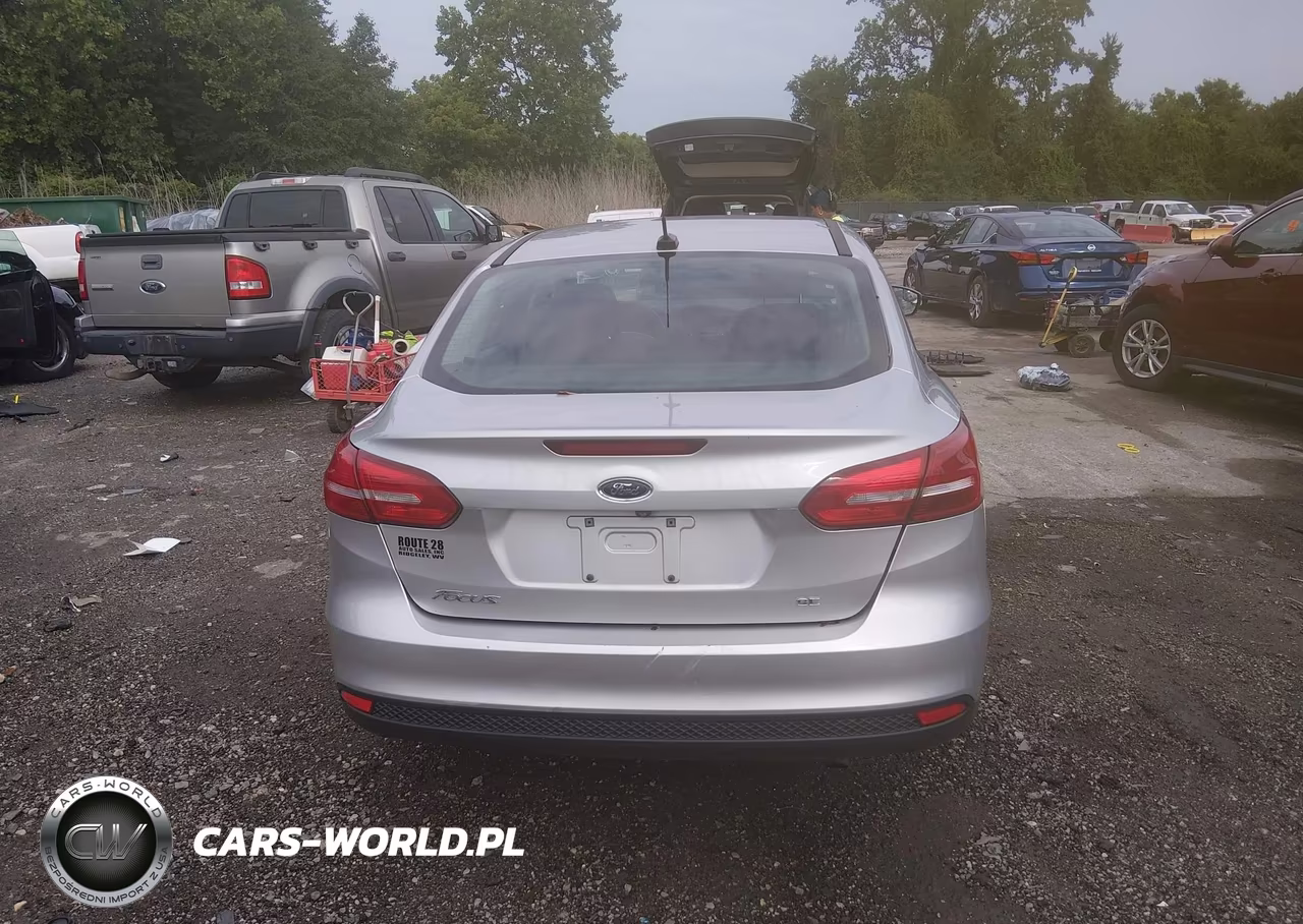 2016 Ford Focus Se VIN:1FADP3F20GL320845 - 16