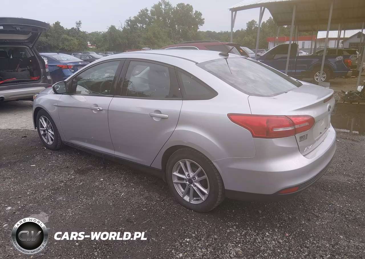 2016 Ford Focus Se VIN:1FADP3F20GL320845 - 3