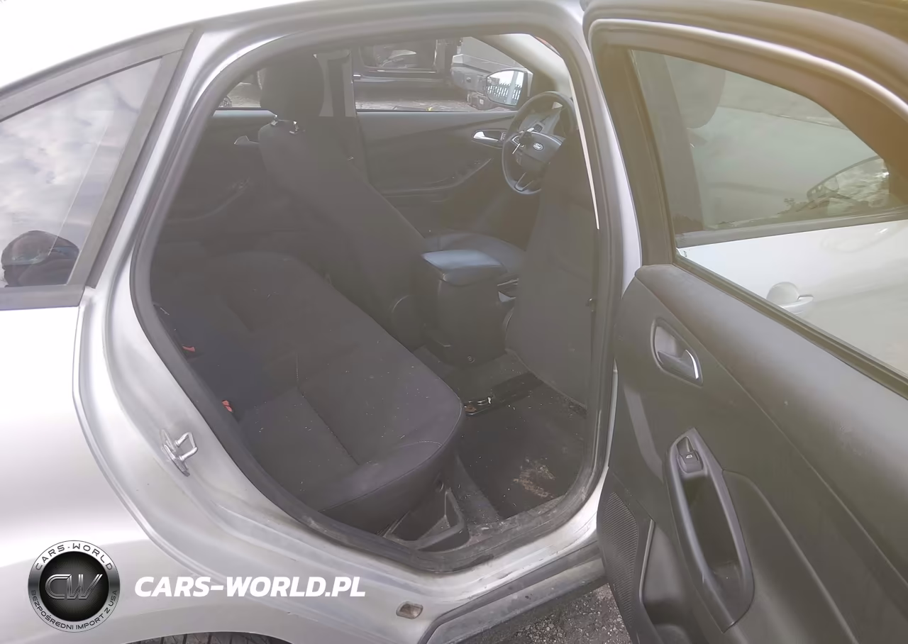 2016 Ford Focus Se VIN:1FADP3F20GL320845 - 8