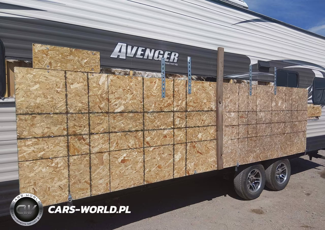 2017 Forest River Avenger Toyhauler Travel Trailer VIN:5ZT2AVPBXHB912269 - 6