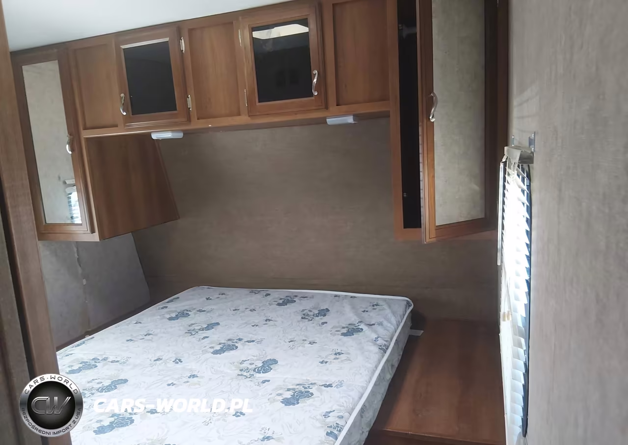 2017 Forest River Avenger Toyhauler Travel Trailer VIN:5ZT2AVPBXHB912269 - 8