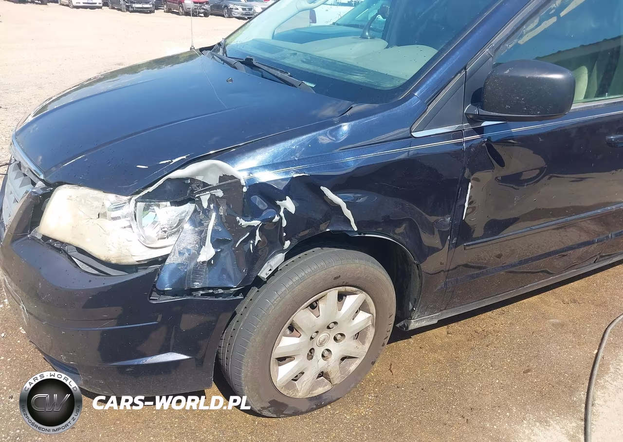 2010 Chrysler Town & Country Lx VIN:2A4RR4DE9AR150278 - 13