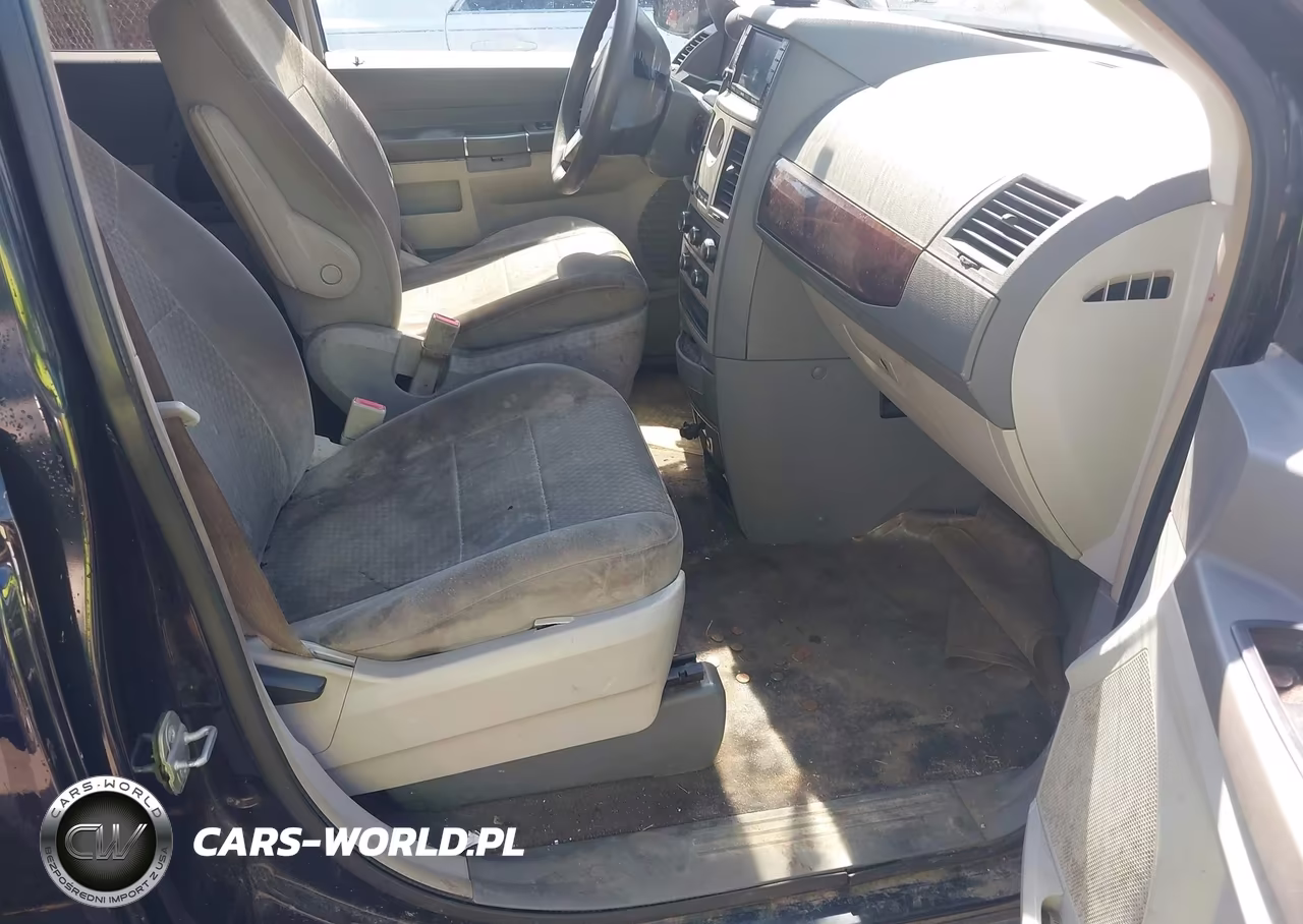2010 Chrysler Town & Country Lx VIN:2A4RR4DE9AR150278 - 5