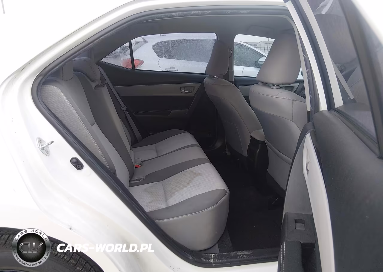 2018 Toyota Corolla Le VIN:5YFBURHE4JP797247 - 8