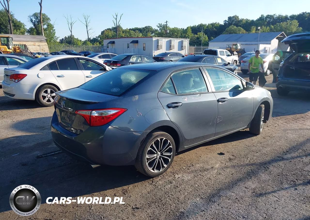 2015 Toyota Corolla S Plus VIN:2T1BURHE6FC256370 - 4