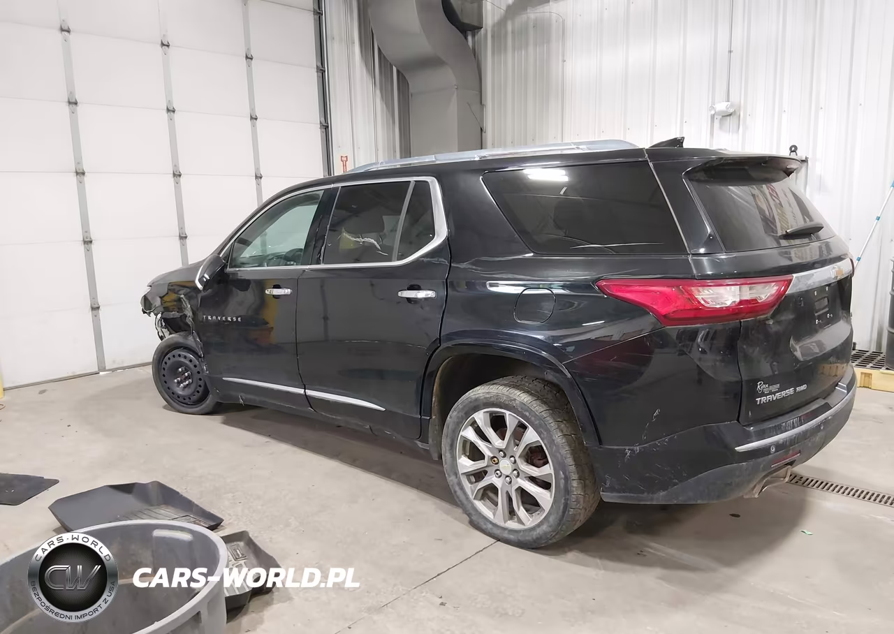 2019 Chevrolet Traverse Premier VIN:1GNEVKKW1KJ137070 - 3