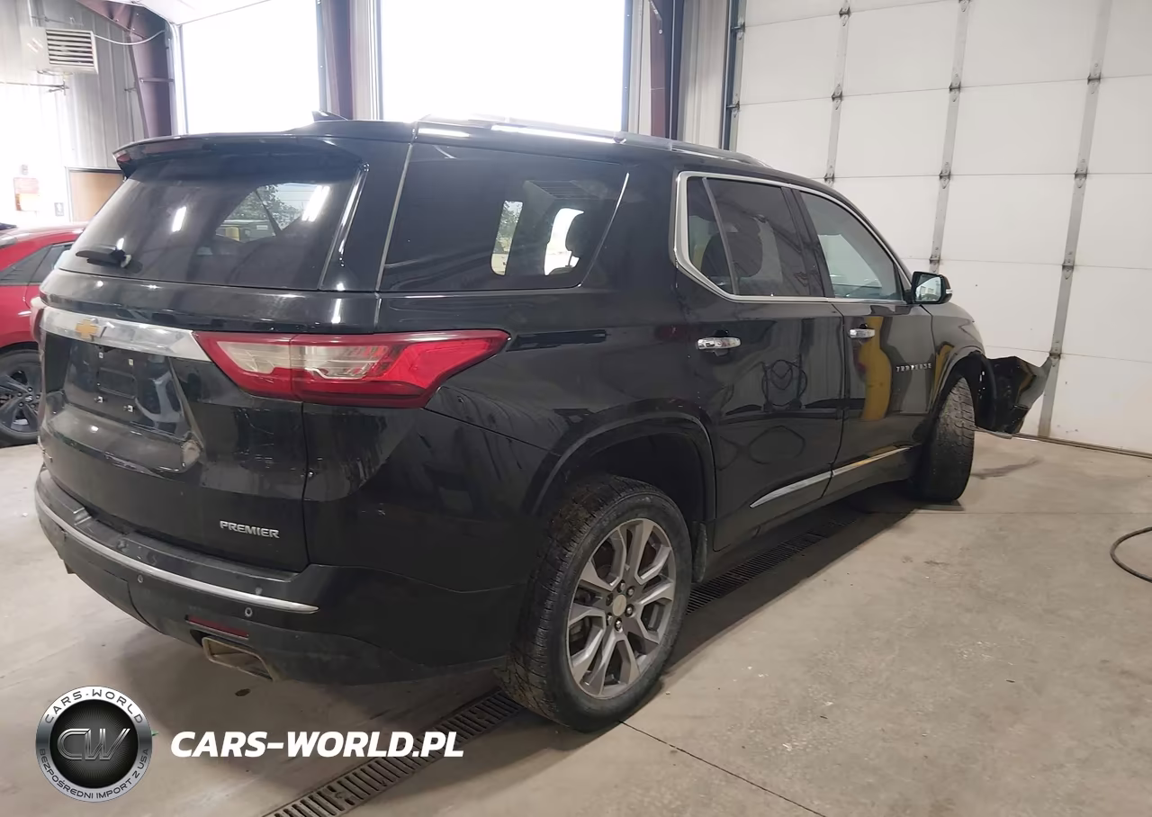 2019 Chevrolet Traverse Premier VIN:1GNEVKKW1KJ137070 - 4