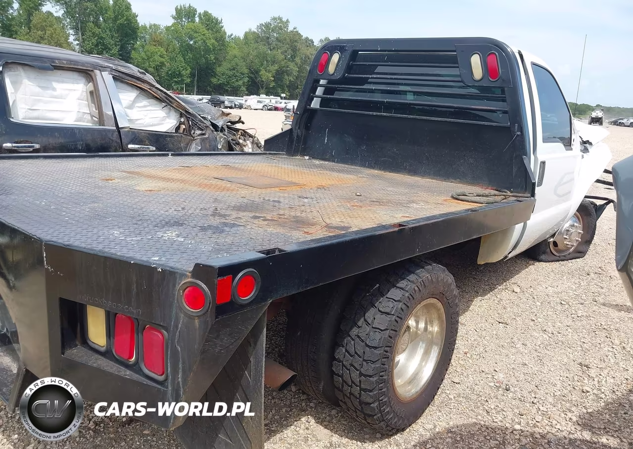 2012 Ford F-350 Chassis Xl VIN:1FDRF3G63CEA45096 - 4