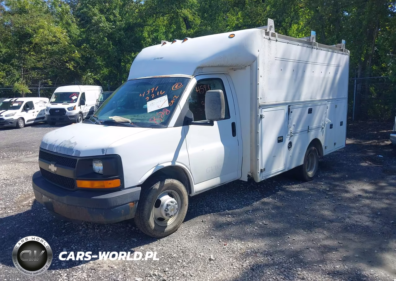 2005 Chevrolet Express Cutaway Base W-C7L-C7N VIN:1GBJG31UX51166566 - 2