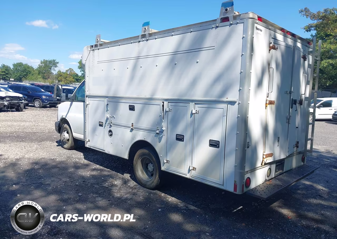 2005 Chevrolet Express Cutaway Base W-C7L-C7N VIN:1GBJG31UX51166566 - 3