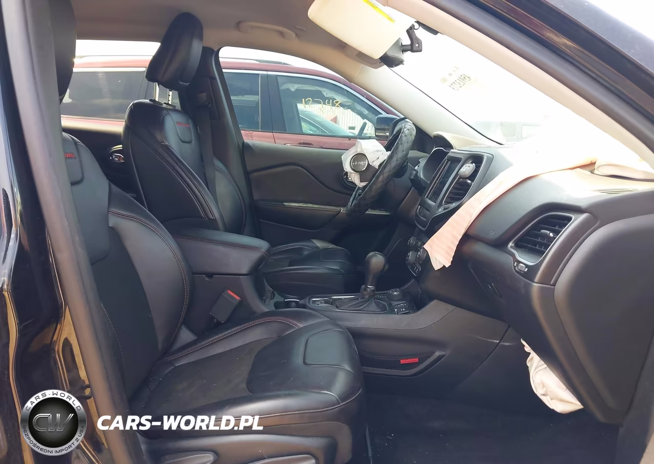 2019 Jeep Cherokee Trailhawk 4X4 VIN:1C4PJMBX3KD198078 - 5