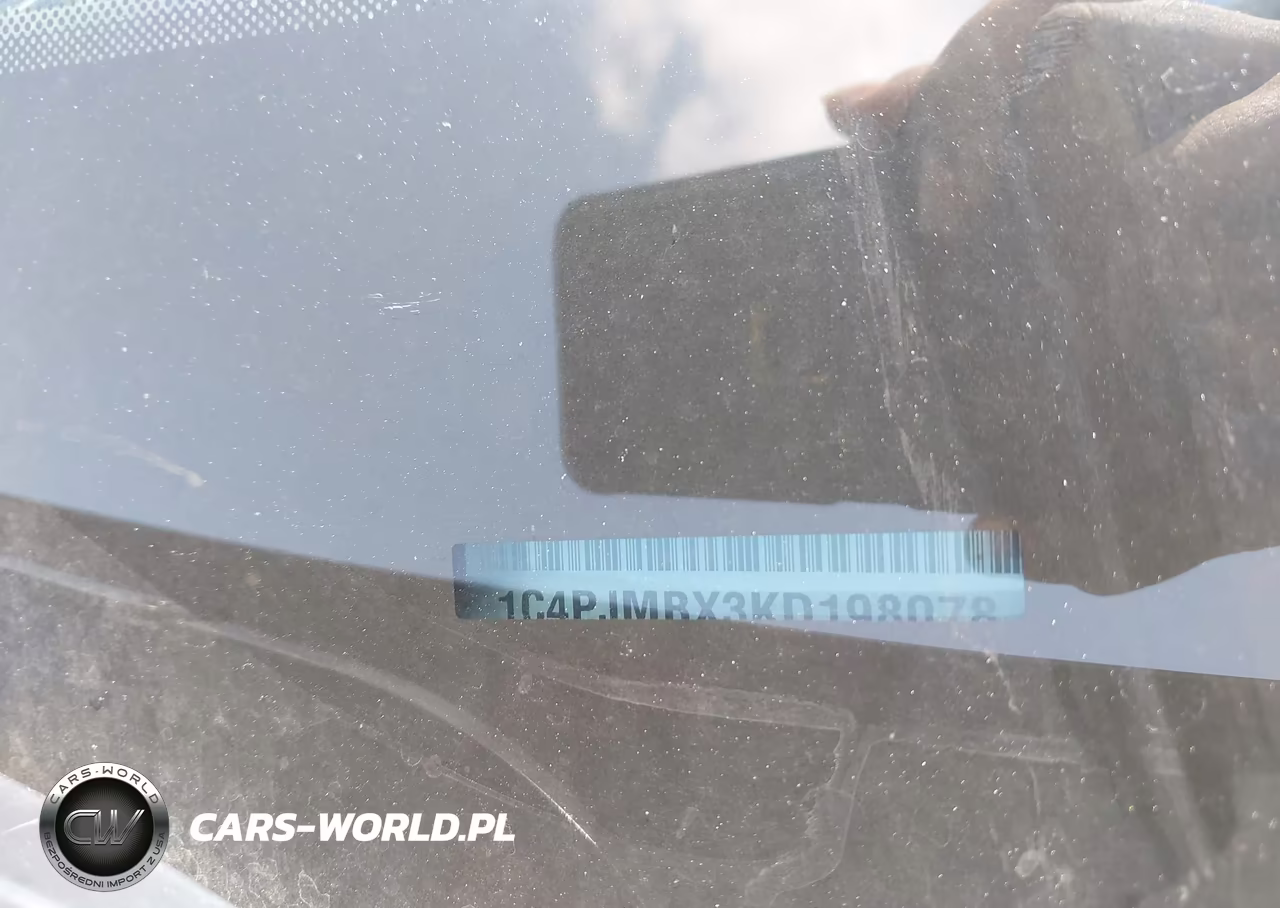 2019 Jeep Cherokee Trailhawk 4X4 VIN:1C4PJMBX3KD198078 - 9