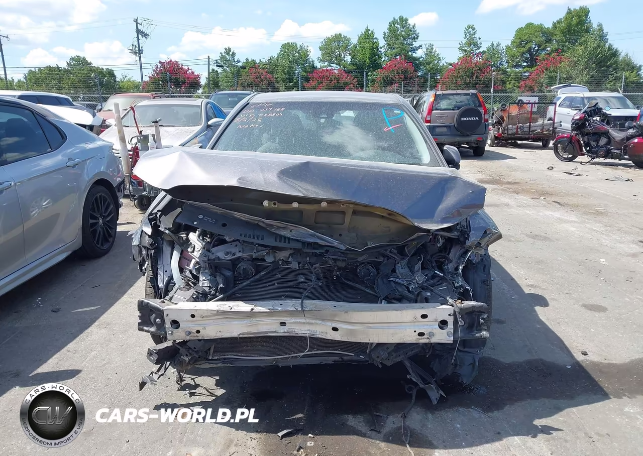 2018 Toyota Camry Le VIN:4T1B11HK5JU088809 - 11