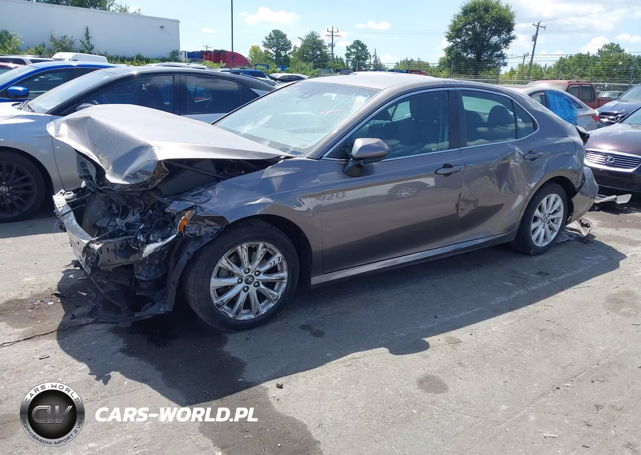 2018 Toyota Camry Le VIN:4T1B11HK5JU088809 - 2