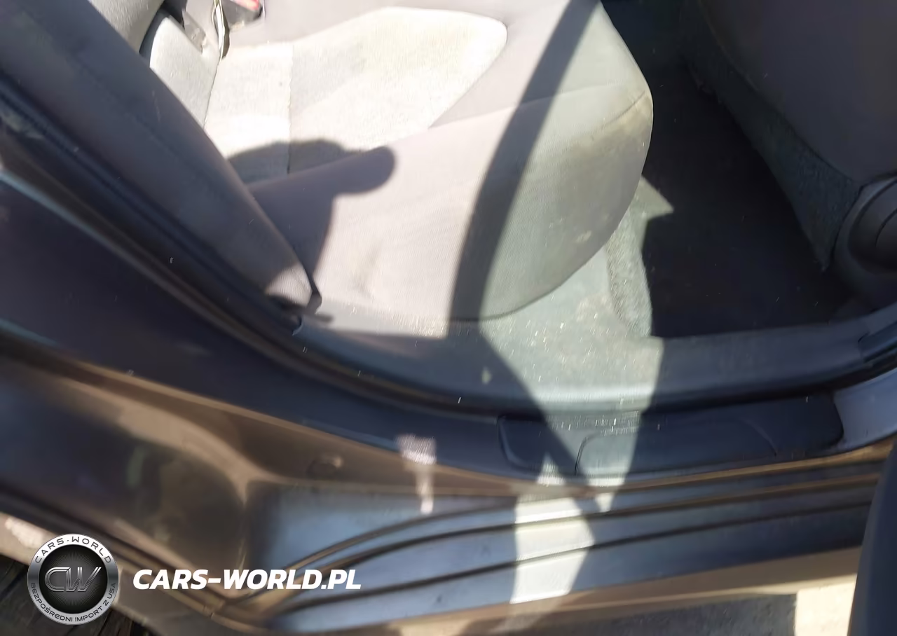 2018 Toyota Camry Le VIN:4T1B11HK5JU088809 - 8