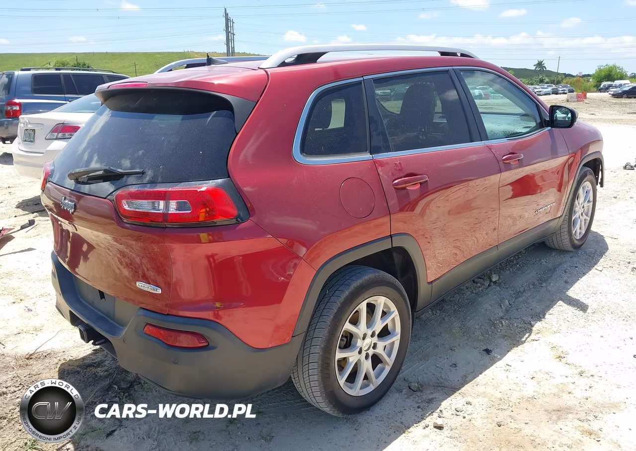 2016 Jeep Cherokee Latitude VIN:1C4PJLCB7GW281568 - 4