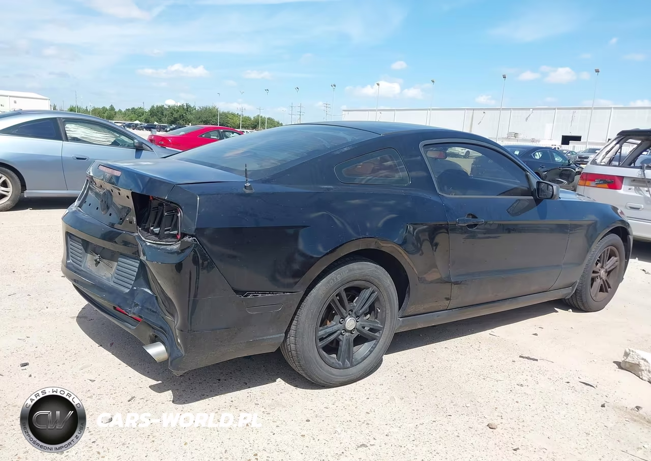 2013 Ford Mustang V6 VIN:1ZVBP8AMXD5276020 - 4